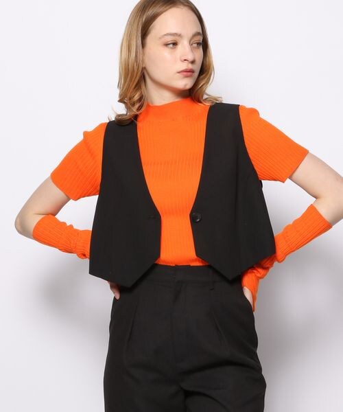 FOREVER 21（フォーエバー トゥエンティーワン）の「クロップドV
