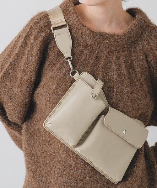 Kastane(カスタネ)の「【2023AWアイテム】2wayボディBAG(ボディバッグ/ウエストポーチ・レディース・アイボリー/ブラック/ブラウン・F)」の1枚目の写真