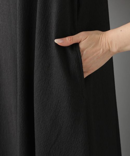 A part by(アパートバイ)の「テクスチャーカタパフワンピース_5分袖(ワンピース/ドレス・バイカラー 10/イエロー 65・F)」の9枚目の写真