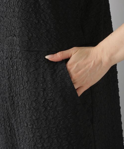 A part by(アパートバイ)の「テクスチャーカタパフワンピース_5分袖(ワンピース/ドレス・バイカラー 10/イエロー 65・F)」の12枚目の写真