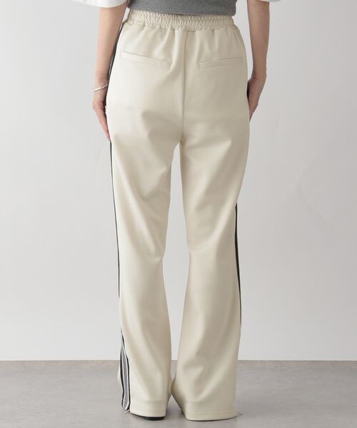 LOWRYS FARM（ローリーズファーム）の「サイドラインＺＩＰパンツ（パンツ・アイボリー08/ブラック09・FREE）」の15枚目の写真