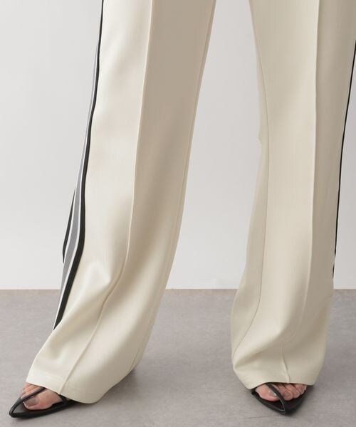 LOWRYS FARM（ローリーズファーム）の「サイドラインＺＩＰパンツ（パンツ・アイボリー08/ブラック09・FREE）」の18枚目の写真