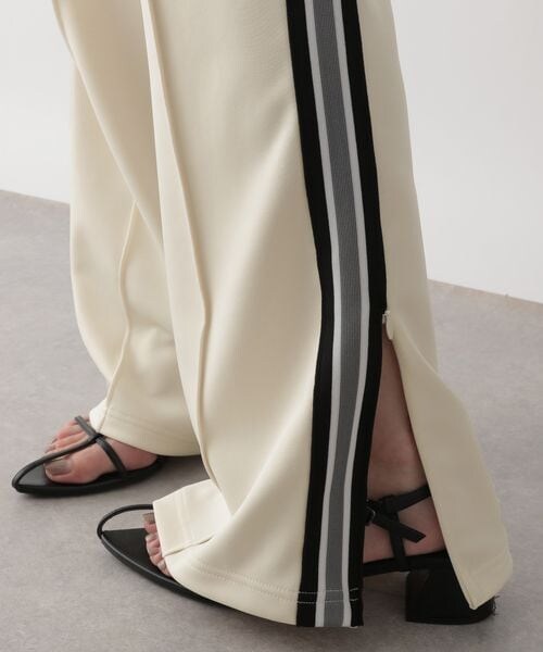 LOWRYS FARM（ローリーズファーム）の「サイドラインＺＩＰパンツ（パンツ・アイボリー08/ブラック09・FREE）」の19枚目の写真