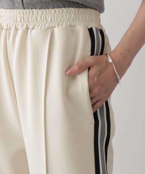 LOWRYS FARM（ローリーズファーム）の「サイドラインＺＩＰパンツ（パンツ・アイボリー08/ブラック09・FREE）」の17枚目の写真