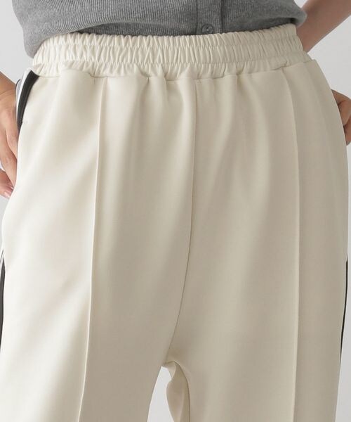LOWRYS FARM（ローリーズファーム）の「サイドラインＺＩＰパンツ（パンツ・アイボリー08/ブラック09・FREE）」の16枚目の写真