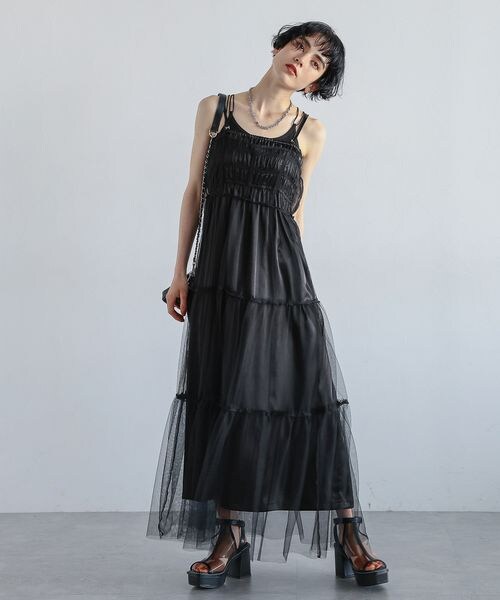 PAGEBOY(ページボーイ)の「チュールレイヤードSETワンピース(ワンピース/ドレス・ホワイト×グレー06/ブラック×ブラック09/チャコール×ネイビー18・F)」の2枚目の写真