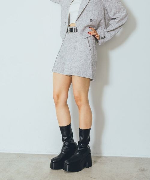 PAGEBOY(ページボーイ)の「ツイードピンタックショートパンツ(パンツ・オフホワイト05/ブラック09・F)」の5枚目の写真