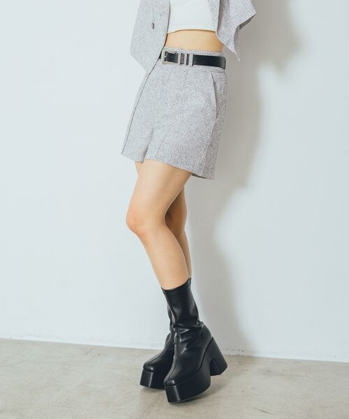 PAGEBOY(ページボーイ)の「ツイードピンタックショートパンツ(パンツ・オフホワイト05/ブラック09・F)」の6枚目の写真