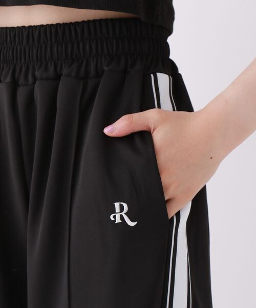 repipi armario（レピピ アルマリオ）の「☆WEB先行予約☆ワイドトラックパンツ（パンツ・アイボリー08/ブラック09/ピンク23/ライトブルー82・S(140~150cm)/M(150~160cm)/L(160cm~)）」の14枚目の写真