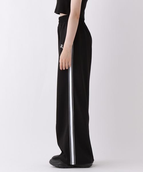 repipi armario（レピピ アルマリオ）の「☆WEB先行予約☆ワイドトラックパンツ（パンツ・アイボリー08/ブラック09/ピンク23/ライトブルー82・S(140~150cm)/M(150~160cm)/L(160cm~)）」の11枚目の写真