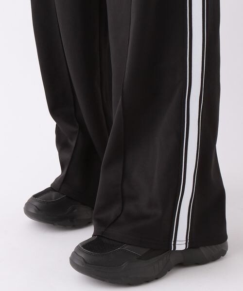 repipi armario（レピピ アルマリオ）の「☆WEB先行予約☆ワイドトラックパンツ（パンツ・アイボリー08/ブラック09/ピンク23/ライトブルー82・S(140~150cm)/M(150~160cm)/L(160cm~)）」の15枚目の写真