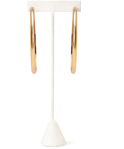 FOREVER 21（フォーエバー トゥエンティーワン）の「FOREVER 21 Street-Chic Etched Hoops（ピアス（両耳用）・レディース・Gold・One size）」の4枚目の写真