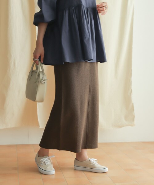 URBAN RESEARCH DOORS（アーバンリサーチドアーズ）の「『セットアップ対応』ブークレカットストレートスカート（スカート・レディース・L.BEIGE/CHARCOAL・M）」の3枚目の写真