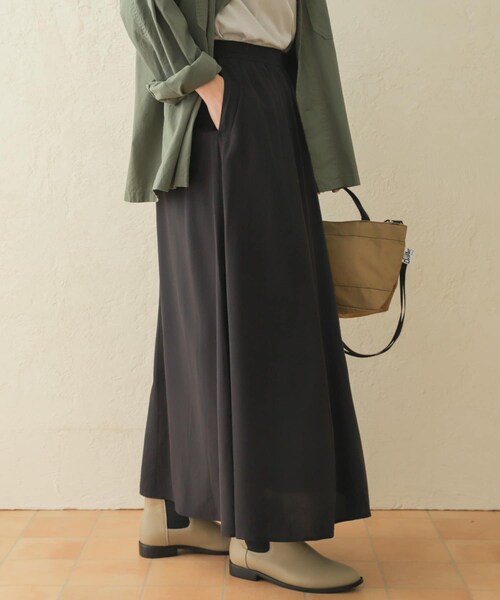 URBAN RESEARCH DOORS（アーバンリサーチドアーズ）の「フレアロングスカート（スカート・レディース・KHAKI/BLACK/Y/KHAKI・M）」の5枚目の写真