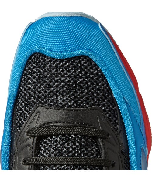 RAF SIMONS(ラフシモンズ)の「Raf Simons Adidas Ozweego 2 Sneakers(スニーカー・メンズ・Black・UK 6.5 (US 7.5)/UK 7.5 (US 8.5)/UK 8 (US 9)/UK 9 (US 10)/UK 9.5 (US 10.5)/UK 10 (US 11)/UK 10.5 (US 11.5))」の4枚目の写真