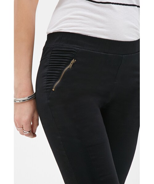 FOREVER 21(フォーエバー トゥエンティーワン)の「FOREVER 21 Tonal Topstitched Skinny Pants(デニムパンツ・レディース・Black・X-Small/Small/Medium/Large)」の4枚目の写真