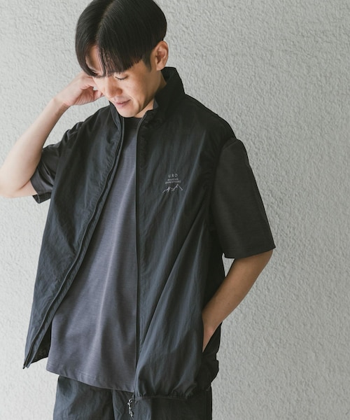 URBAN RESEARCH DOORS（アーバンリサーチドアーズ）の「『セットアップ対応』URDリップストップナイロンベスト（ジャケット/アウター・メンズ・TAUPE/BLACK/NAVY・M/L）」の2枚目の写真