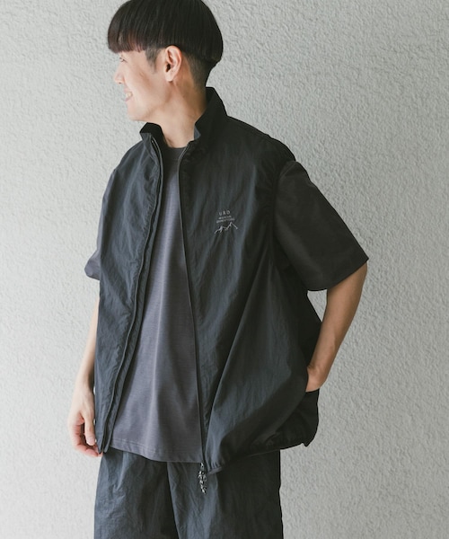 URBAN RESEARCH DOORS（アーバンリサーチドアーズ）の「『セットアップ対応』URDリップストップナイロンベスト（ジャケット/アウター・メンズ・TAUPE/BLACK/NAVY・M/L）」の3枚目の写真