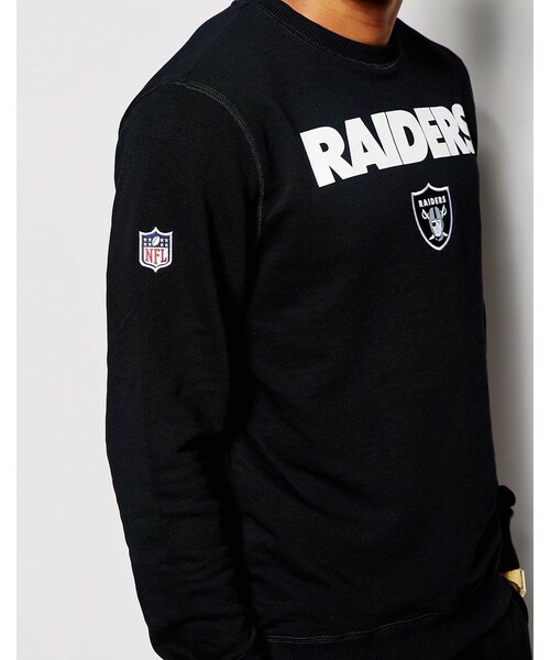 NEW ERA（ニューエラ）の「New Era NFL Raiders Sweatshirt（スウェット・メンズ・black・S-Chest 36-38"/XS-Chest 34-36"/XXL-Chest 44-46"/XL-Chest 42-44"/L-Chest 40-42"/M-Chest 38-40"）」の3枚目の写真