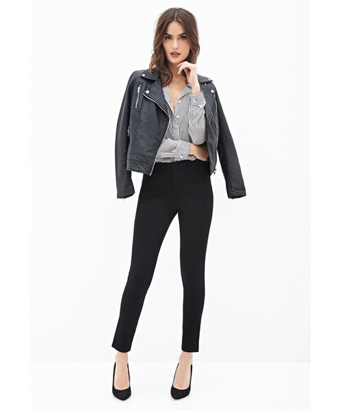 FOREVER 21(フォーエバー トゥエンティーワン)の「FOREVER 21 Twill Woven Skinny Trousers(デニムパンツ・レディース・Black・Large/Medium)」の2枚目の写真