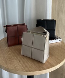 CAPRICIEUX LE'MAGE（カプリシューレマージュ）の「ブロッキングスクエアバッグ（ハンドバッグ・レディース）」