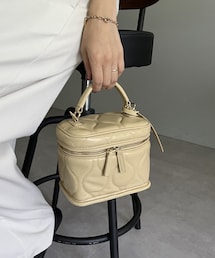 CAPRICIEUX LE'MAGE（カプリシューレマージュ）の「〈LE VERNIS/ル・ベルニ〉キルトバニティバッグ（ハンドバッグ・レディース）」