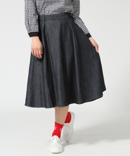 LOWRYS FARM(ローリーズファーム)の「デニムフレアミディスカート(スカート・レディース・オフ/ブルー/ネイビー・F)」の3枚目の写真