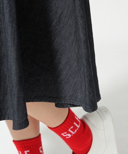 LOWRYS FARM(ローリーズファーム)の「デニムフレアミディスカート(スカート・レディース・オフ/ブルー/ネイビー・F)」の8枚目の写真