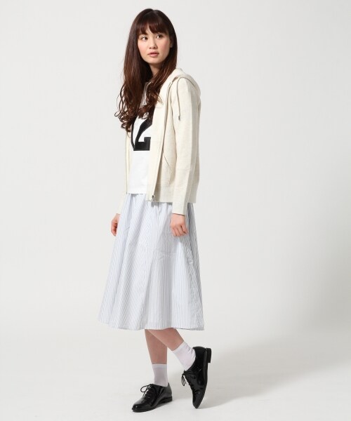 GLOBAL WORK（グローバルワーク）の「フハクミディーフレアースカート（スカート・レディース・ホワイトストライプ01/ブラック09/ベージュ55/ネイビー88/ブルー89・Ｍ/Ｌ）」の6枚目の写真