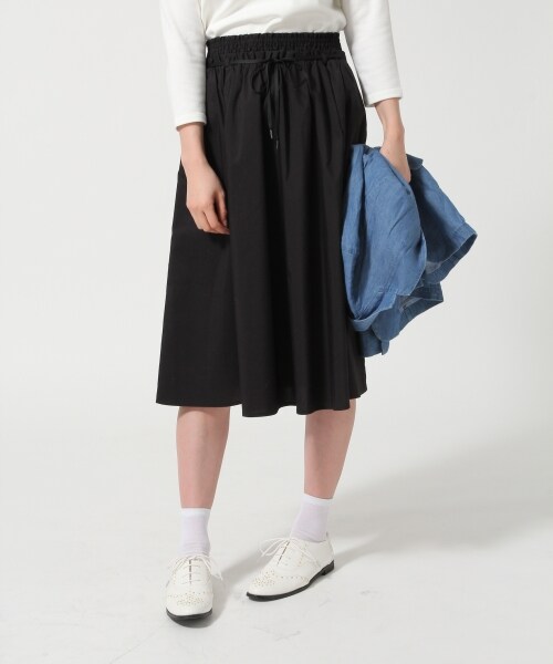 GLOBAL WORK（グローバルワーク）の「フハクミディーフレアースカート（スカート・レディース・ホワイトストライプ01/ブラック09/ベージュ55/ネイビー88/ブルー89・Ｍ/Ｌ）」の2枚目の写真