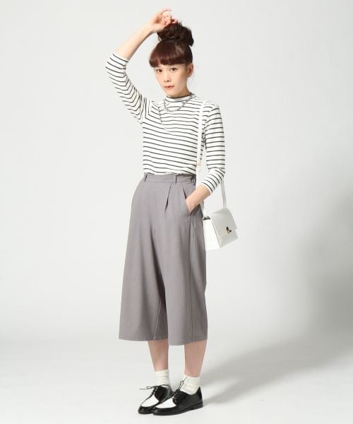 HARE（ハレ）の「リップルハイネックプルオーバー7分袖（トップス・レディース・ホワイト×ブラック/ブラック×ホワイト/ネイビー・FREE）」の11枚目の写真