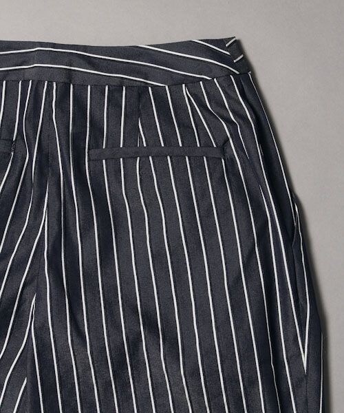 Andemiu（アンデミュウ）の「【WEB先行予約】ストライプテーパードパンツ（パンツ・レディース・ホワイト/ネイビー・S/M）」の8枚目の写真