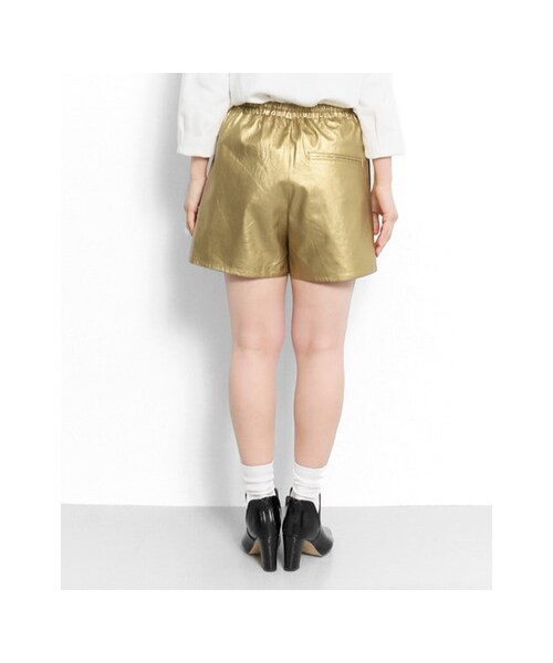 KBF(ケイビーエフ)の「メタリックショートパンツ(パンツ・レディース・SILVER/GOLD/BLUE/BLACK・one)」の11枚目の写真