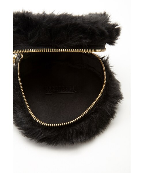 FOREVER 21（フォーエバー トゥエンティーワン）の「FOREVER 21+ Round Faux Fur Chain-Strap Clutch（クラッチバッグ・レディース・Black・One size）」の2枚目の写真