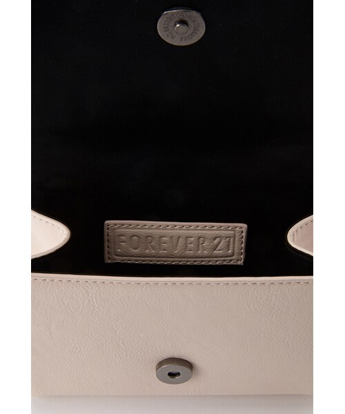 FOREVER 21（フォーエバー トゥエンティーワン）の「FOREVER 21 Faux Leather Crossbody（ショルダーバッグ・レディース・Taupe/Blush/Black/Grey・One size）」の7枚目の写真