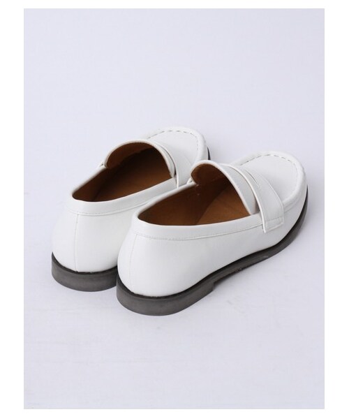 earth music&ecology(アースミュージックアンドエコロジー)の「ベーシックローファー(パンプス・レディース・オフホワイト/ブラック・22.5cm/23cm/23.5cm/24cm/24.5cm)」の2枚目の写真