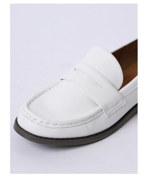 earth music&ecology(アースミュージックアンドエコロジー)の「ベーシックローファー(パンプス・レディース・オフホワイト/ブラック・22.5cm/23cm/23.5cm/24cm/24.5cm)」の4枚目の写真