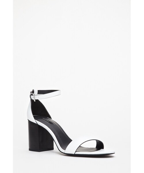 FOREVER 21(フォーエバー トゥエンティーワン)の「FOREVER 21 Ankle Strap Faux Leather Sandals(サンダル・レディース・White/Black/Pink/Periwinkle・7.5/10/6/6.5/9/8.5/5.5/7/8)」の11枚目の写真