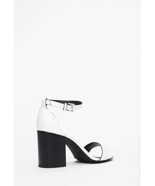 FOREVER 21(フォーエバー トゥエンティーワン)の「FOREVER 21 Ankle Strap Faux Leather Sandals(サンダル・レディース・White/Black/Pink/Periwinkle・7.5/10/6/6.5/9/8.5/5.5/7/8)」の10枚目の写真
