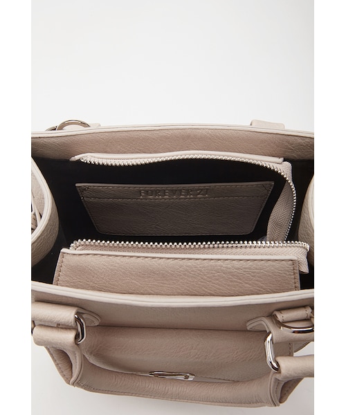 FOREVER 21(フォーエバー トゥエンティーワン)の「FOREVER 21 Structured Faux Leather Satchel(ショルダーバッグ・レディース・Taupe/Black/Tan・One size)」の12枚目の写真