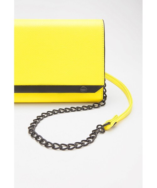 FOREVER 21（フォーエバー トゥエンティーワン）の「FOREVER 21+ Chain Strap Crossbody（ショルダーバッグ・レディース・Black/Cream/Yellow/Grey・One size）」の16枚目の写真