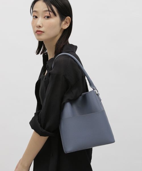 LAKOLE(ラコレ)の「ワンハンドル2WAYスクエアバッグ3(バッグ・グレージュ14/【新色】グレー15/ブラック19/ピンク20/ブルー80・F)」の9枚目の写真