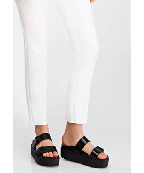 FOREVER 21(フォーエバー トゥエンティーワン)の「FOREVER 21 Faux Leather Flatform Sandals(サンダル・レディース・Mint/Black/Pewter・7/5.5/9/7.5/8.5/6.5/8/6/10)」の6枚目の写真