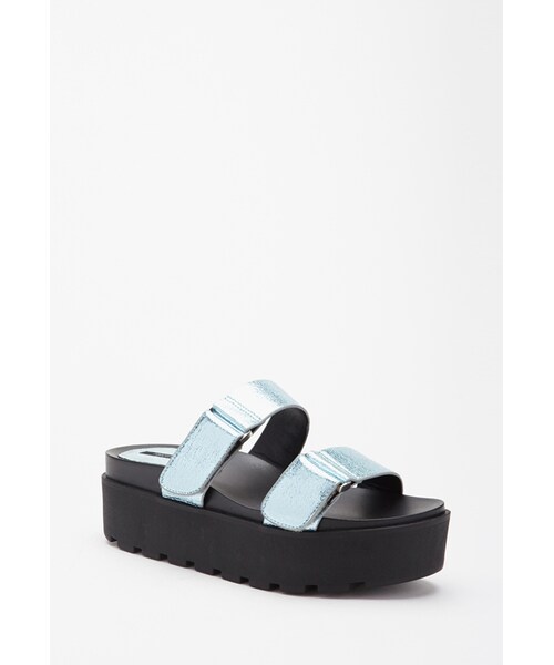 FOREVER 21(フォーエバー トゥエンティーワン)の「FOREVER 21 Faux Leather Flatform Sandals(サンダル・レディース・Mint/Black/Pewter・7/5.5/9/7.5/8.5/6.5/8/6/10)」の5枚目の写真