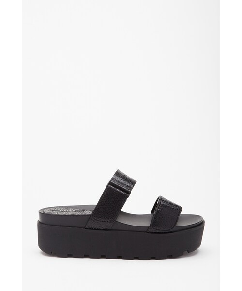 FOREVER 21(フォーエバー トゥエンティーワン)の「FOREVER 21 Faux Leather Flatform Sandals(サンダル・レディース・Mint/Black/Pewter・7/5.5/9/7.5/8.5/6.5/8/6/10)」の2枚目の写真