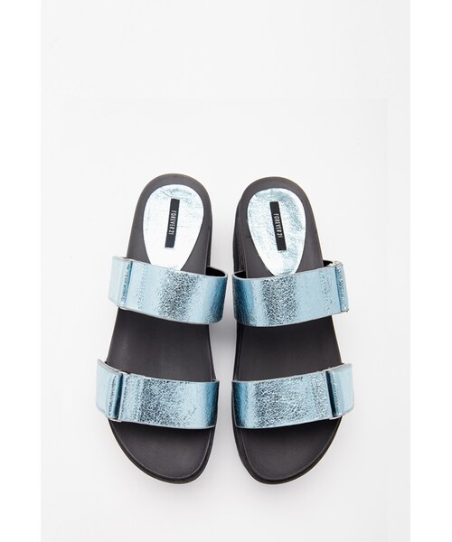 FOREVER 21(フォーエバー トゥエンティーワン)の「FOREVER 21 Faux Leather Flatform Sandals(サンダル・レディース・Mint/Black/Pewter・7/5.5/9/7.5/8.5/6.5/8/6/10)」の3枚目の写真