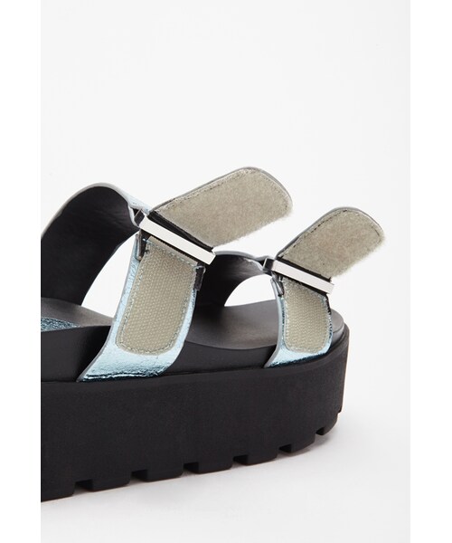 FOREVER 21(フォーエバー トゥエンティーワン)の「FOREVER 21 Faux Leather Flatform Sandals(サンダル・レディース・Mint/Black/Pewter・7/5.5/9/7.5/8.5/6.5/8/6/10)」の13枚目の写真