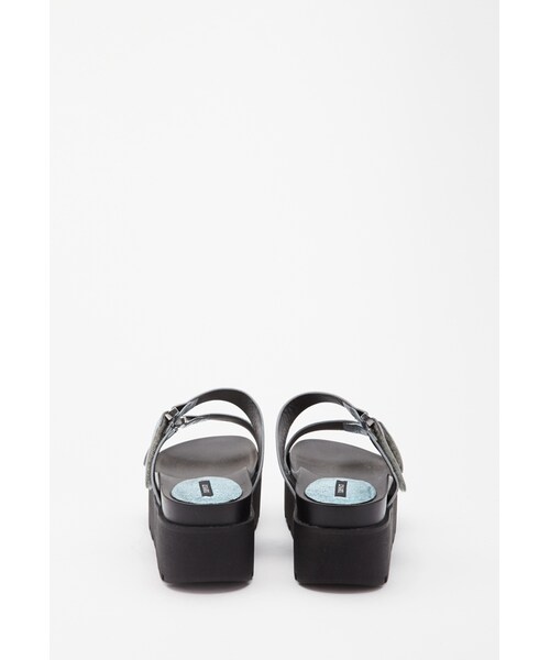 FOREVER 21(フォーエバー トゥエンティーワン)の「FOREVER 21 Faux Leather Flatform Sandals(サンダル・レディース・Mint/Black/Pewter・7/5.5/9/7.5/8.5/6.5/8/6/10)」の10枚目の写真