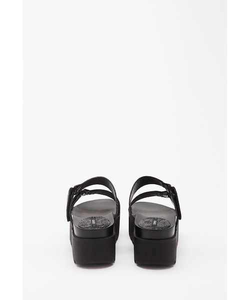 FOREVER 21(フォーエバー トゥエンティーワン)の「FOREVER 21 Faux Leather Flatform Sandals(サンダル・レディース・Mint/Black/Pewter・7/5.5/9/7.5/8.5/6.5/8/6/10)」の8枚目の写真