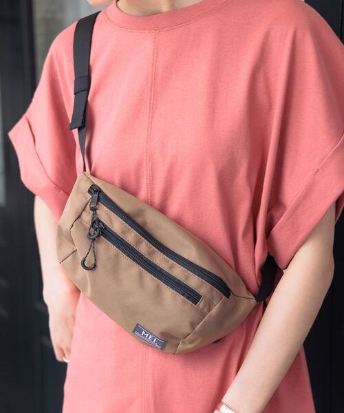 LEPSIM(レプシィム)の「ボディバッグ(バッグ・ブラック09/キャメル53/ブルー82・ONE SIZE)」の2枚目の写真